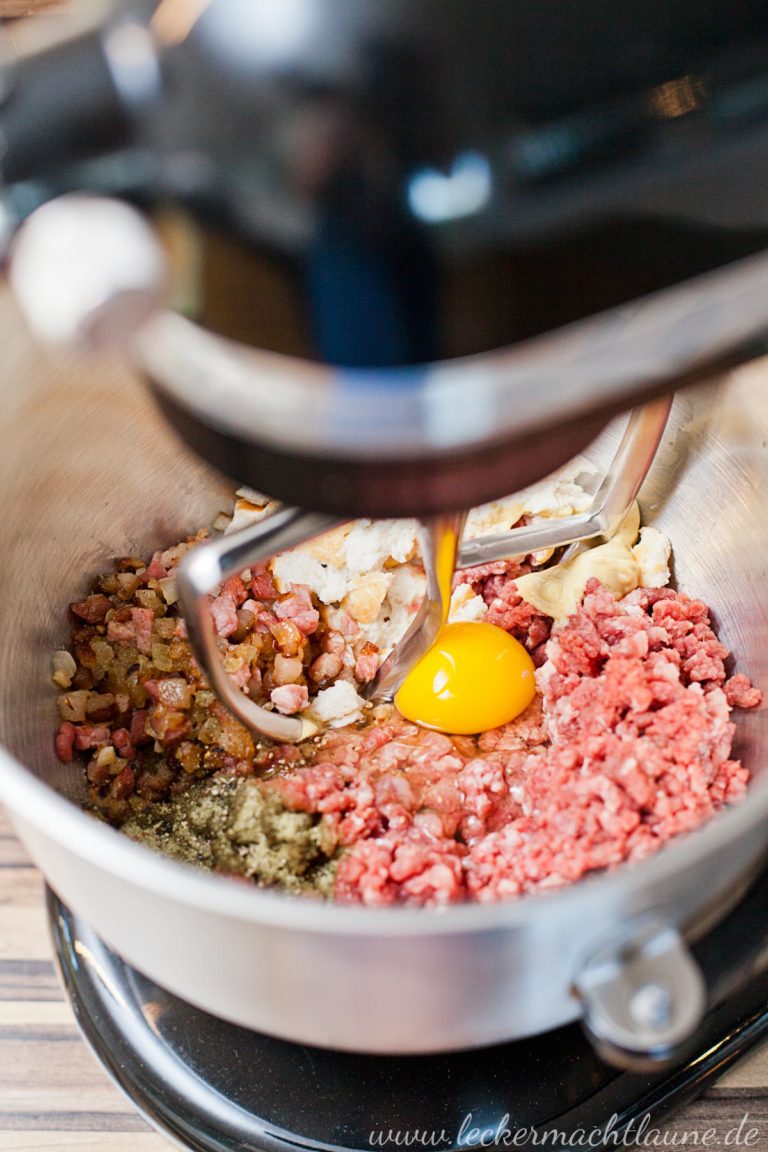 Buletten - Frikadellen {grundrezept} - Lecker Macht Laune