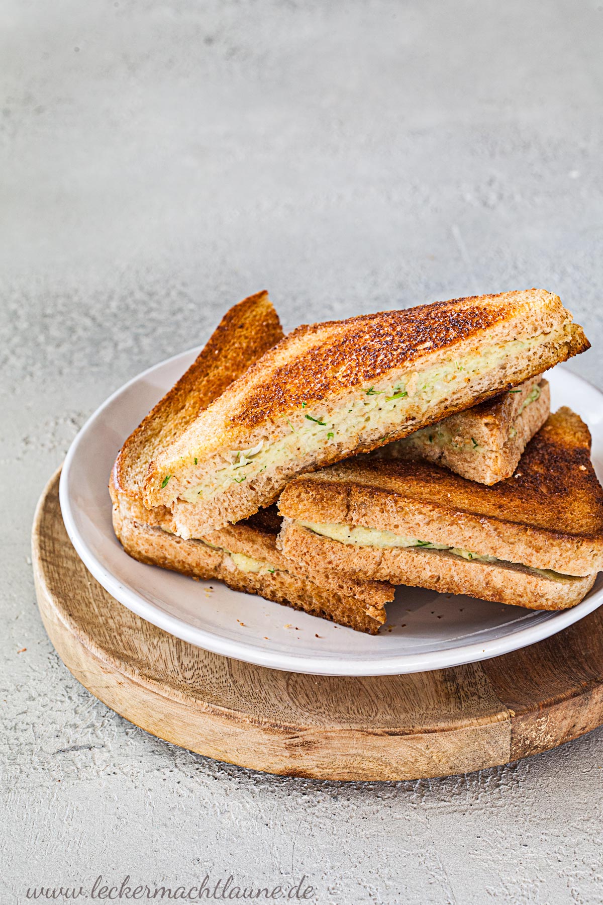 Gebratene Sandwiches mit Garnelenfarce