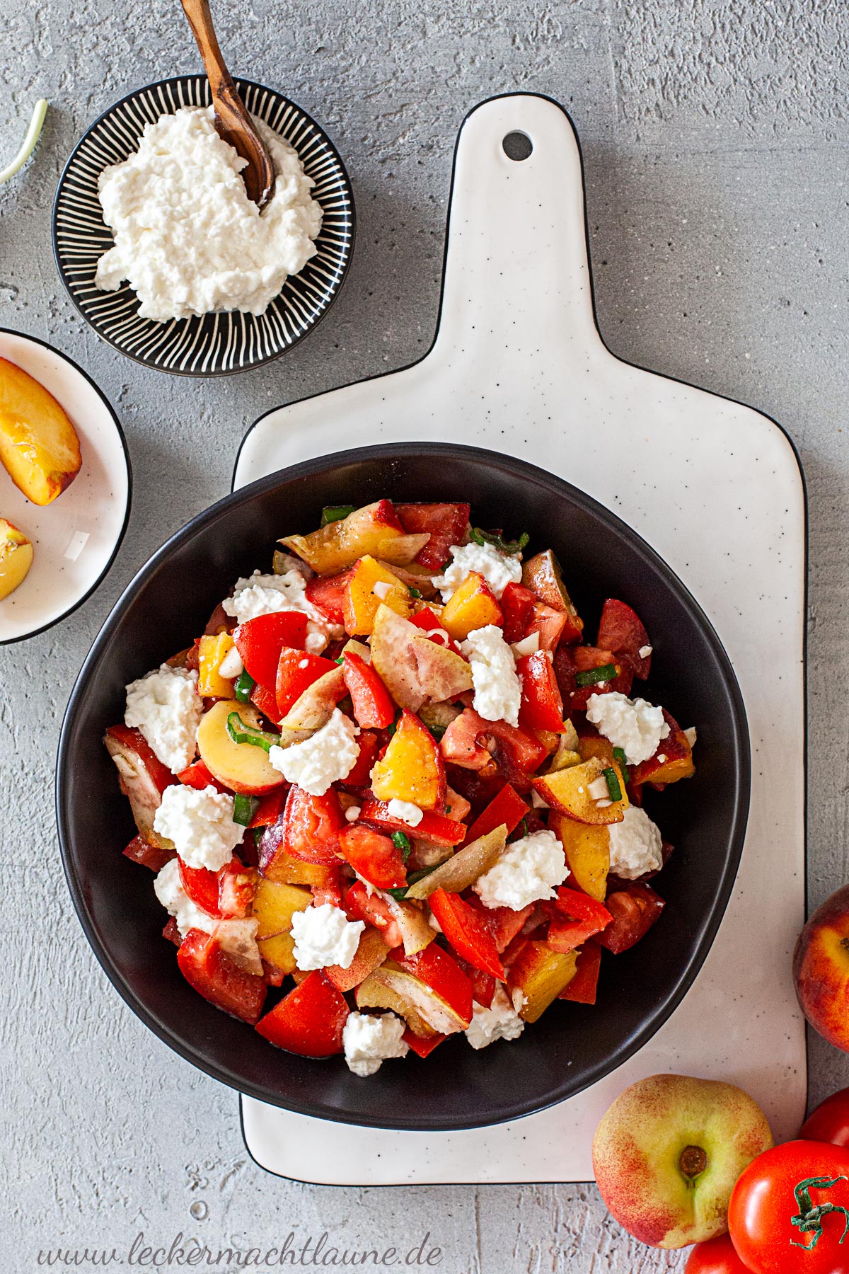 Tomaten-Pfirsich-Salat