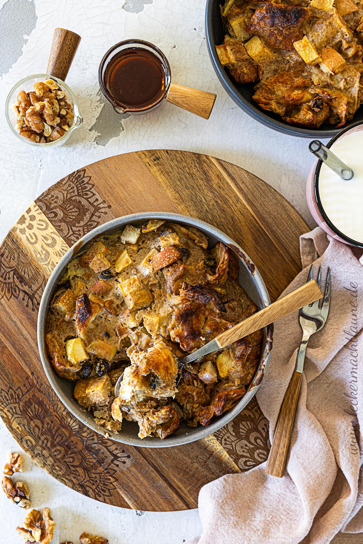 Scheiterhaufen mit Apfel und Rosinen